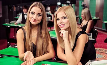 Trò chơi Poker tại Full88 Casino
